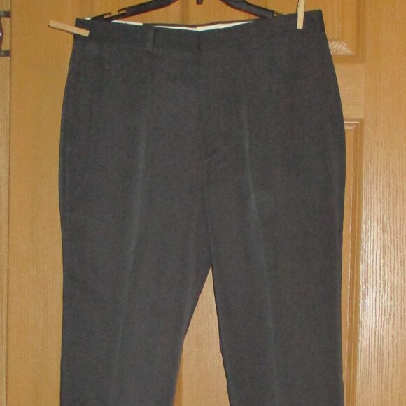 Haggar Gray Men's Pants 34 x 29 Plain Front Black Label Wrinkle Free NWT - Picture 2 of 6
